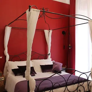 Lavanera Naples